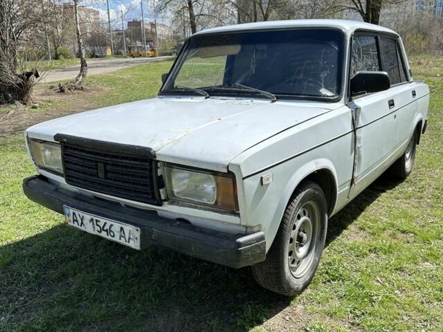 Белый ВАЗ 2107, объемом двигателя 1.5 л и пробегом 100 тыс. км за 500 $, фото 1 на Automoto.ua