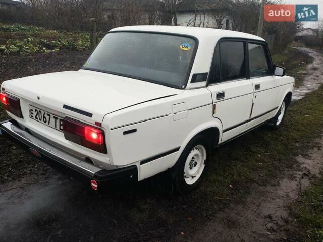 Белый ВАЗ 2107, объемом двигателя 1.5 л и пробегом 160 тыс. км за 950 $, фото 1 на Automoto.ua