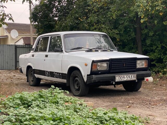 Белый ВАЗ 2107, объемом двигателя 1.5 л и пробегом 1 тыс. км за 471 $, фото 1 на Automoto.ua