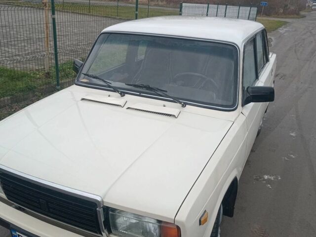 Белый ВАЗ 2107, объемом двигателя 1 л и пробегом 555 тыс. км за 750 $, фото 1 на Automoto.ua