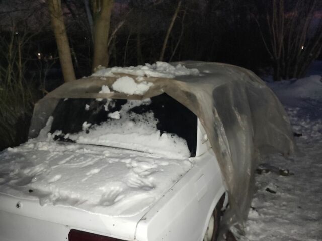 Белый ВАЗ 2107, объемом двигателя 1 л и пробегом 26 тыс. км за 357 $, фото 1 на Automoto.ua