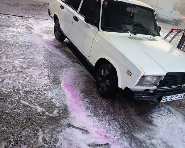 Белый ВАЗ 2107, объемом двигателя 7 л и пробегом 77 тыс. км за 452 $, фото 1 на Automoto.ua