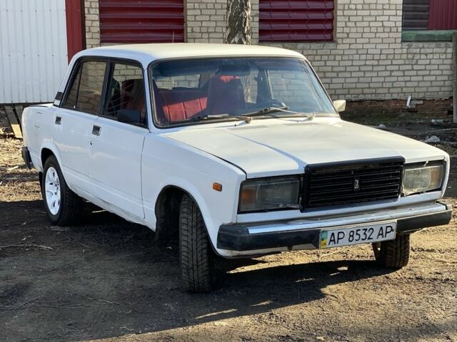 Белый ВАЗ 2107, объемом двигателя 1.5 л и пробегом 70 тыс. км за 746 $, фото 1 на Automoto.ua