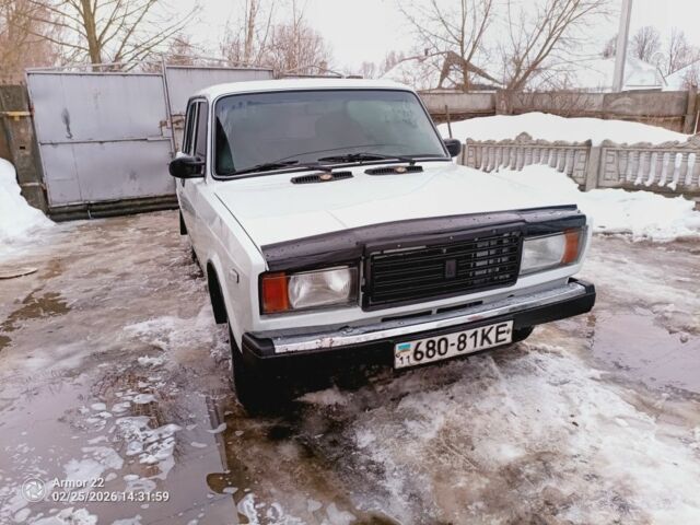 Белый ВАЗ 2107, объемом двигателя 0 л и пробегом 777 тыс. км за 812 $, фото 1 на Automoto.ua