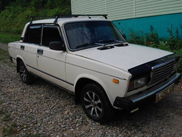 Белый ВАЗ 2107, объемом двигателя 1.6 л и пробегом 82 тыс. км за 1000 $, фото 1 на Automoto.ua