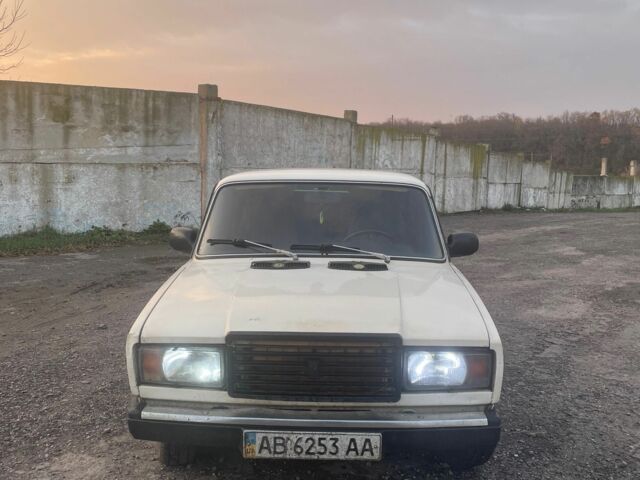 Белый ВАЗ 2107, объемом двигателя 1.5 л и пробегом 50 тыс. км за 595 $, фото 1 на Automoto.ua