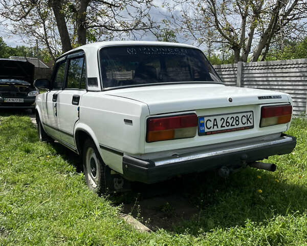 Белый ВАЗ 2107, объемом двигателя 1.3 л и пробегом 200 тыс. км за 999 $, фото 1 на Automoto.ua