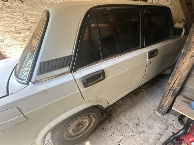 Белый ВАЗ 2107, объемом двигателя 1.6 л и пробегом 100 тыс. км за 501 $, фото 1 на Automoto.ua