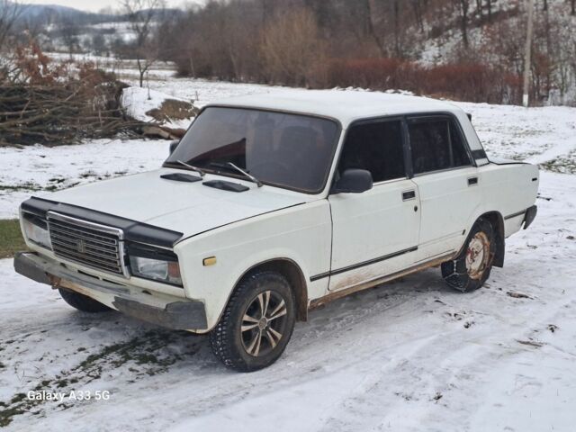 Білий ВАЗ 2107, об'ємом двигуна 0 л та пробігом 77 тис. км за 350 $, фото 1 на Automoto.ua