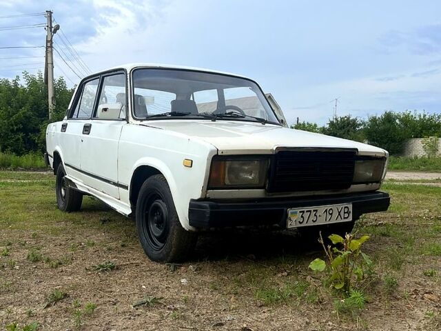 Белый ВАЗ 2107, объемом двигателя 1.6 л и пробегом 228 тыс. км за 475 $, фото 1 на Automoto.ua