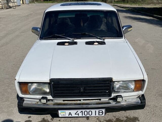 Белый ВАЗ 2107, объемом двигателя 1.6 л и пробегом 131 тыс. км за 526 $, фото 1 на Automoto.ua