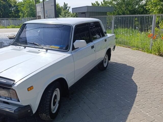 Белый ВАЗ 2107, объемом двигателя 1.3 л и пробегом 111 тыс. км за 1700 $, фото 1 на Automoto.ua