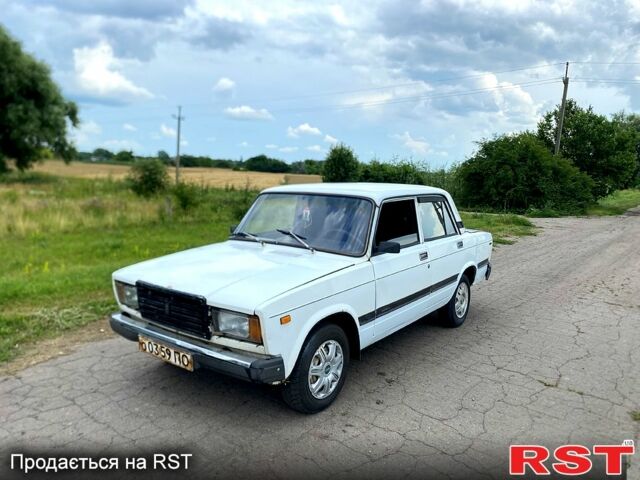 Белый ВАЗ 2107, объемом двигателя 1.7 л и пробегом 200 тыс. км за 650 $, фото 1 на Automoto.ua