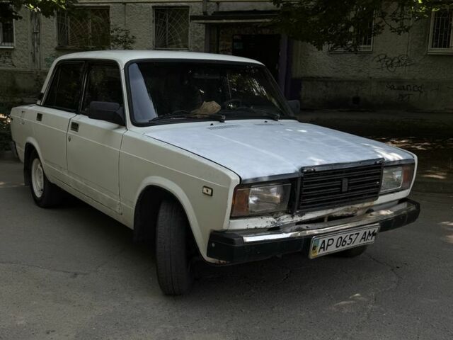 Белый ВАЗ 2107, объемом двигателя 1.5 л и пробегом 200 тыс. км за 553 $, фото 1 на Automoto.ua