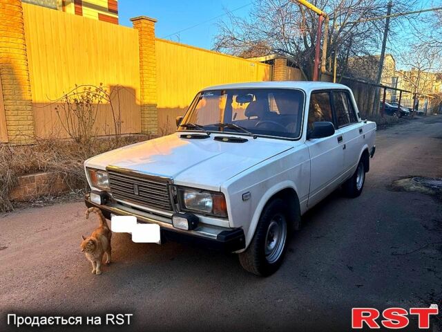 Белый ВАЗ 2107, объемом двигателя 1.5 л и пробегом 0 тыс. км за 1000 $, фото 1 на Automoto.ua