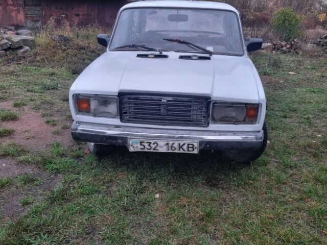 ВАЗ 2107 1990 в Нежине на Automoto.ua Белый ВАЗ 2107, объемом двигателя 1.5 л и пробегом 50 тыс. км за 535 $, фото 1 на Automoto.ua