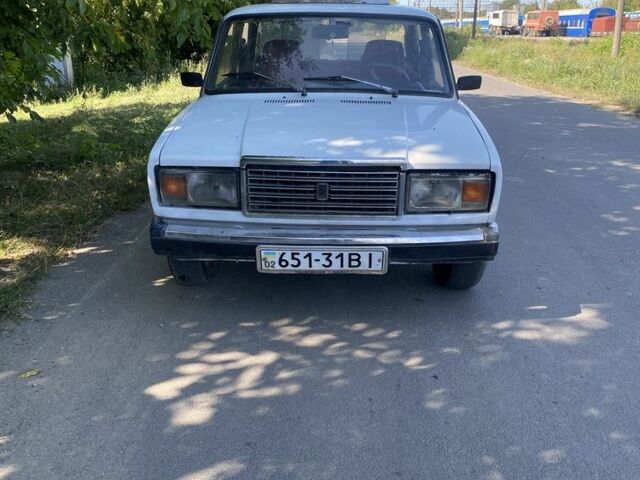 Белый ВАЗ 2107, объемом двигателя 1.5 л и пробегом 65 тыс. км за 700 $, фото 1 на Automoto.ua