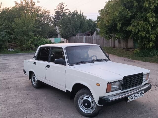 Білий ВАЗ 2107, об'ємом двигуна 1.5 л та пробігом 150 тис. км за 400 $, фото 1 на Automoto.ua
