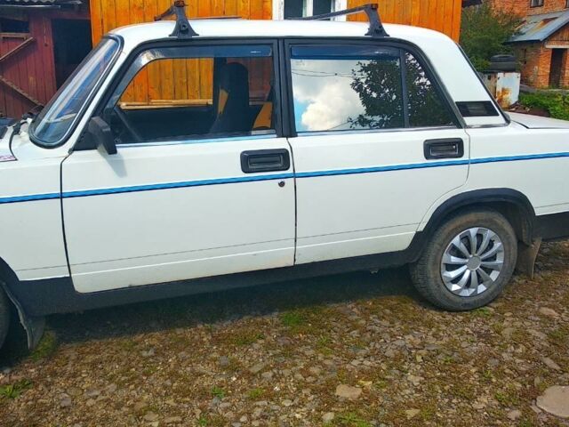Белый ВАЗ 2107, объемом двигателя 1.3 л и пробегом 230 тыс. км за 1100 $, фото 1 на Automoto.ua