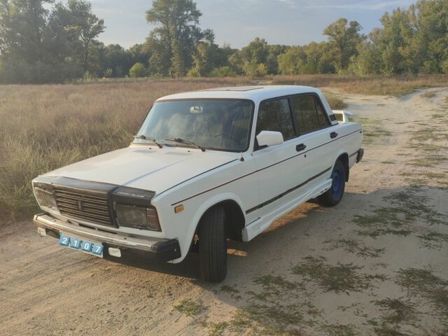 Білий ВАЗ 2107, об'ємом двигуна 1.5 л та пробігом 54 тис. км за 2000 $, фото 1 на Automoto.ua