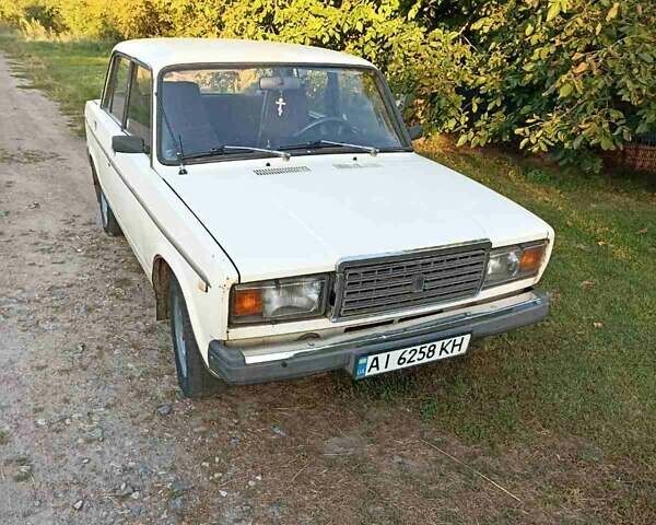 Белый ВАЗ 2107, объемом двигателя 1.3 л и пробегом 100 тыс. км за 472 $, фото 1 на Automoto.ua