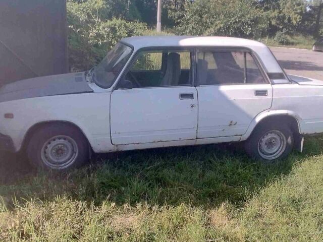 Белый ВАЗ 2107, объемом двигателя 1.45 л и пробегом 150 тыс. км за 750 $, фото 1 на Automoto.ua