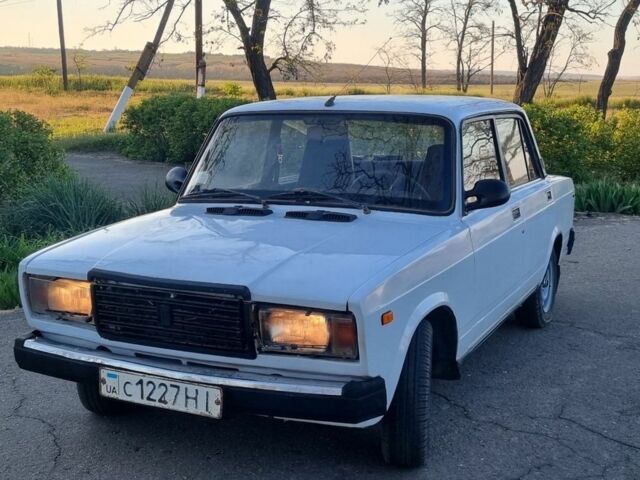 Белый ВАЗ 2107, объемом двигателя 1.5 л и пробегом 109 тыс. км за 1050 $, фото 1 на Automoto.ua