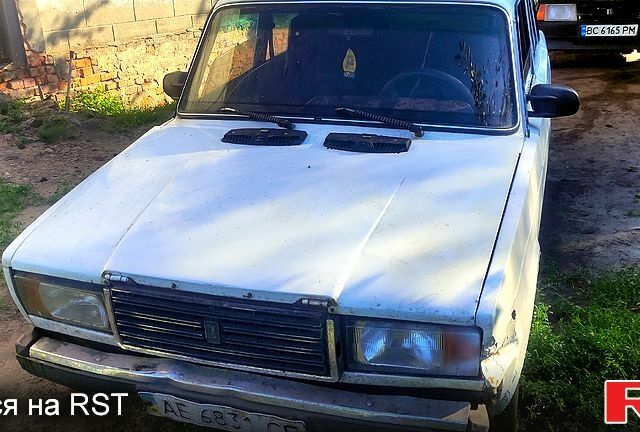 Белый ВАЗ 2107, объемом двигателя 1.5 л и пробегом 175 тыс. км за 200 $, фото 1 на Automoto.ua