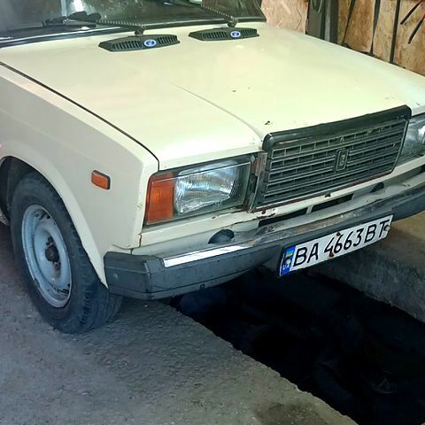 Белый ВАЗ 2107, объемом двигателя 1.5 л и пробегом 63 тыс. км за 650 $, фото 1 на Automoto.ua