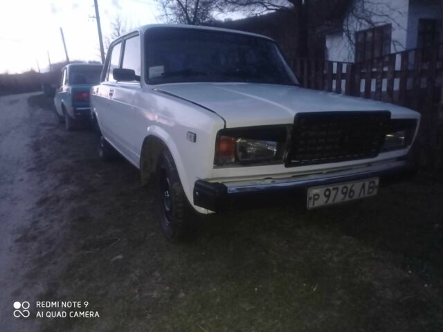 Белый ВАЗ 2107, объемом двигателя 1.6 л и пробегом 90 тыс. км за 1500 $, фото 1 на Automoto.ua