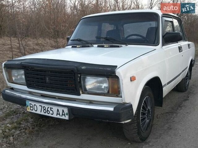 Белый ВАЗ 2107, объемом двигателя 1.45 л и пробегом 100 тыс. км за 1000 $, фото 1 на Automoto.ua