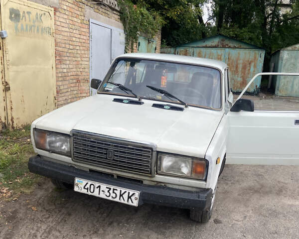 ВАЗ 2107 1991 в Броварах на Automoto.ua Белый ВАЗ 2107, объемом двигателя 1.5 л и пробегом 100 тыс. км за 837 $, фото 1 на Automoto.ua