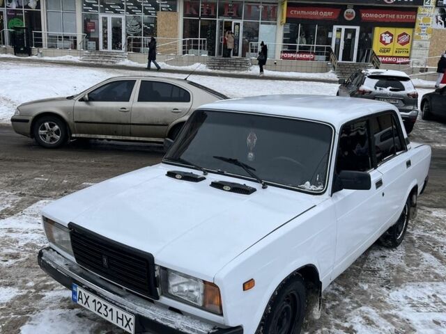 Белый ВАЗ 2107, объемом двигателя 1.5 л и пробегом 250 тыс. км за 850 $, фото 1 на Automoto.ua
