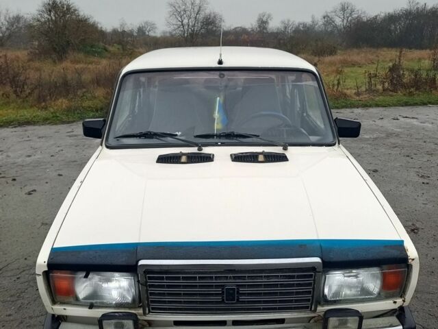 Белый ВАЗ 2107, объемом двигателя 1.5 л и пробегом 850 тыс. км за 700 $, фото 1 на Automoto.ua