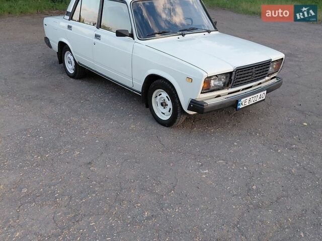 Білий ВАЗ 2107, об'ємом двигуна 1.45 л та пробігом 5 тис. км за 2000 $, фото 1 на Automoto.ua