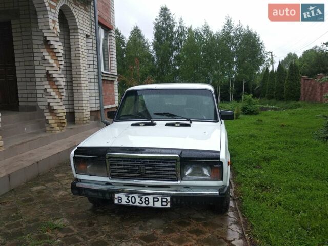Белый ВАЗ 2107, объемом двигателя 0 л и пробегом 231 тыс. км за 900 $, фото 1 на Automoto.ua