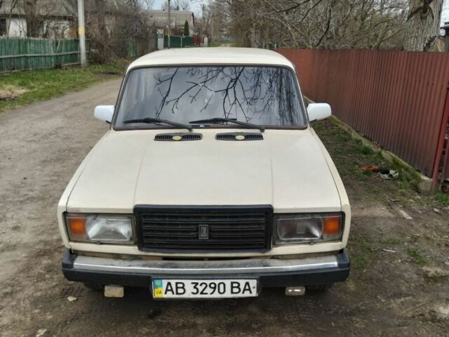 Белый ВАЗ 2107, объемом двигателя 1.5 л и пробегом 62 тыс. км за 784 $, фото 1 на Automoto.ua