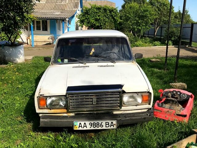 Білий ВАЗ 2107, об'ємом двигуна 1.6 л та пробігом 111 тис. км за 600 $, фото 1 на Automoto.ua