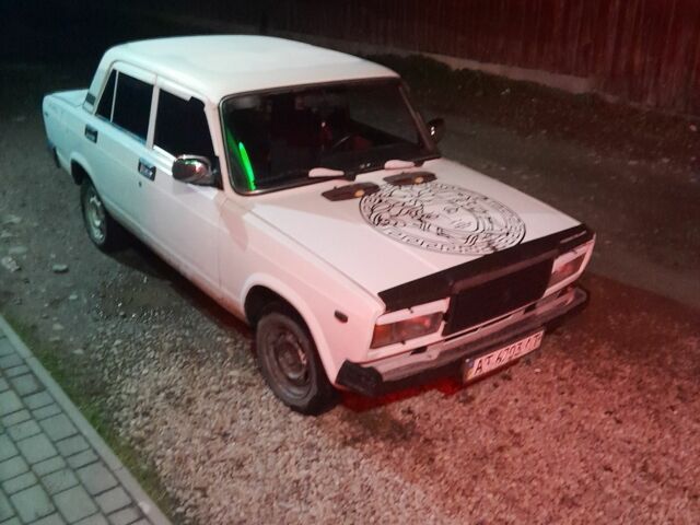 Белый ВАЗ 2107, объемом двигателя 5 л и пробегом 60 тыс. км за 850 $, фото 1 на Automoto.ua