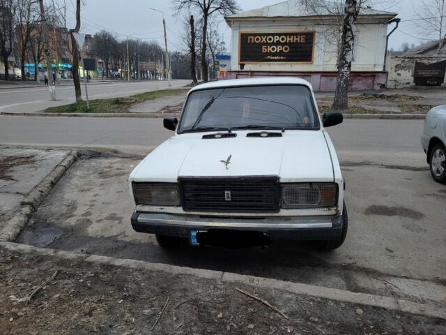 Белый ВАЗ 2107, объемом двигателя 1.5 л и пробегом 100 тыс. км за 565 $, фото 1 на Automoto.ua