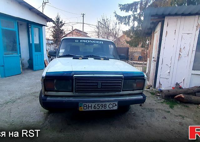 Белый ВАЗ 2107, объемом двигателя 1.5 л и пробегом 0 тыс. км за 650 $, фото 1 на Automoto.ua