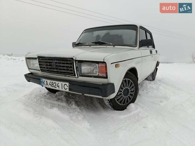 Белый ВАЗ 2107, объемом двигателя 1.45 л и пробегом 120 тыс. км за 1200 $, фото 1 на Automoto.ua