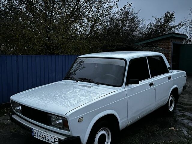 Белый ВАЗ 2107, объемом двигателя 1.5 л и пробегом 80 тыс. км за 1072 $, фото 1 на Automoto.ua