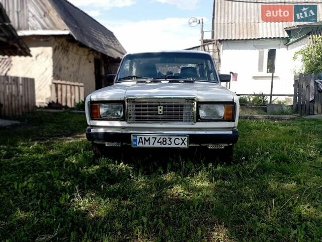 Белый ВАЗ 2107, объемом двигателя 1.45 л и пробегом 52 тыс. км за 1000 $, фото 1 на Automoto.ua