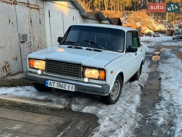 Белый ВАЗ 2107, объемом двигателя 1.5 л и пробегом 200 тыс. км за 1700 $, фото 1 на Automoto.ua