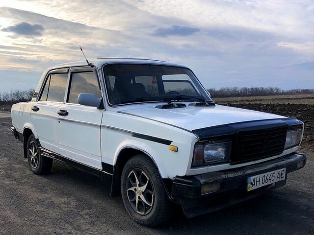 Белый ВАЗ 2107, объемом двигателя 15 л и пробегом 0 тыс. км за 800 $, фото 1 на Automoto.ua