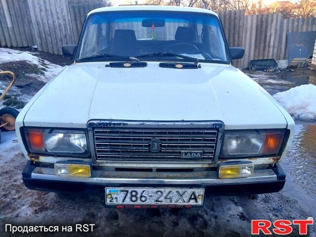 Белый ВАЗ 2107, объемом двигателя 1.5 л и пробегом 215 тыс. км за 500 $, фото 1 на Automoto.ua