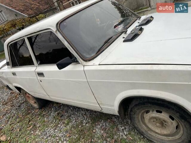 Белый ВАЗ 2107, объемом двигателя 1.5 л и пробегом 350 тыс. км за 406 $, фото 1 на Automoto.ua