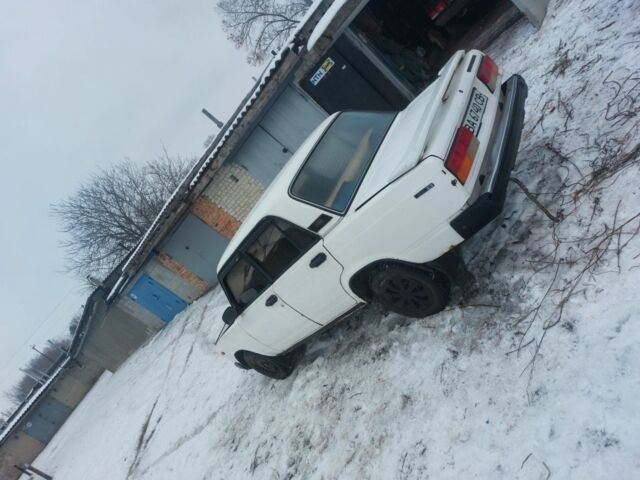 Белый ВАЗ 2107, объемом двигателя 1.5 л и пробегом 400 тыс. км за 489 $, фото 1 на Automoto.ua