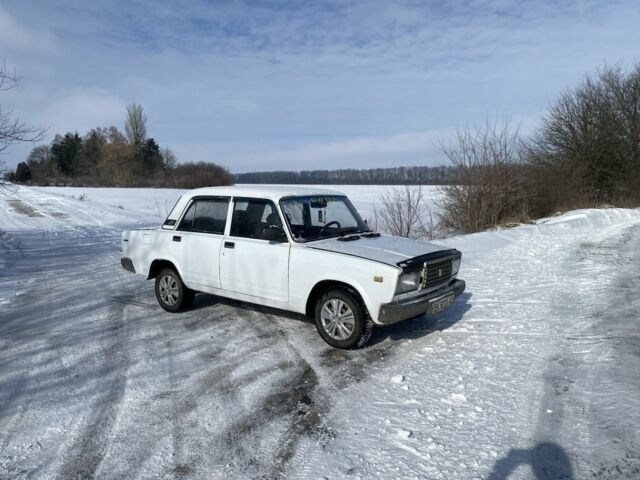 Белый ВАЗ 2107, объемом двигателя 1.5 л и пробегом 400 тыс. км за 650 $, фото 1 на Automoto.ua